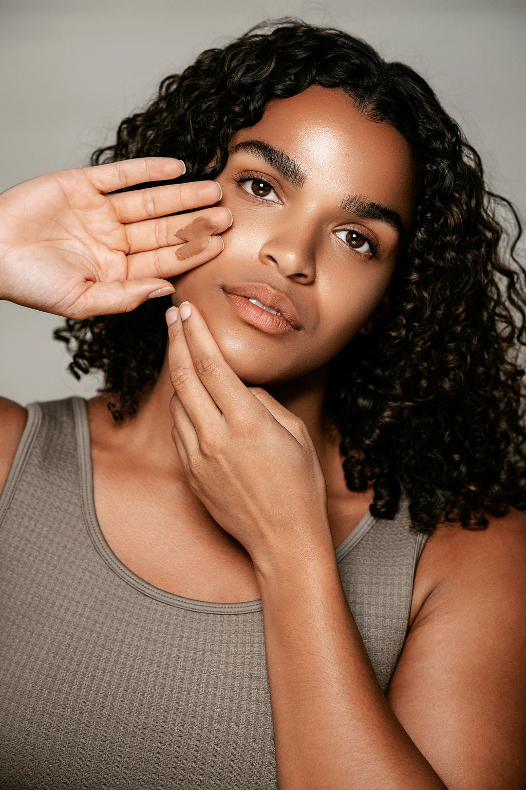 Your Perfect Match Awaits: How to Choose Your Isladerm Complexion-Enhancing Tint